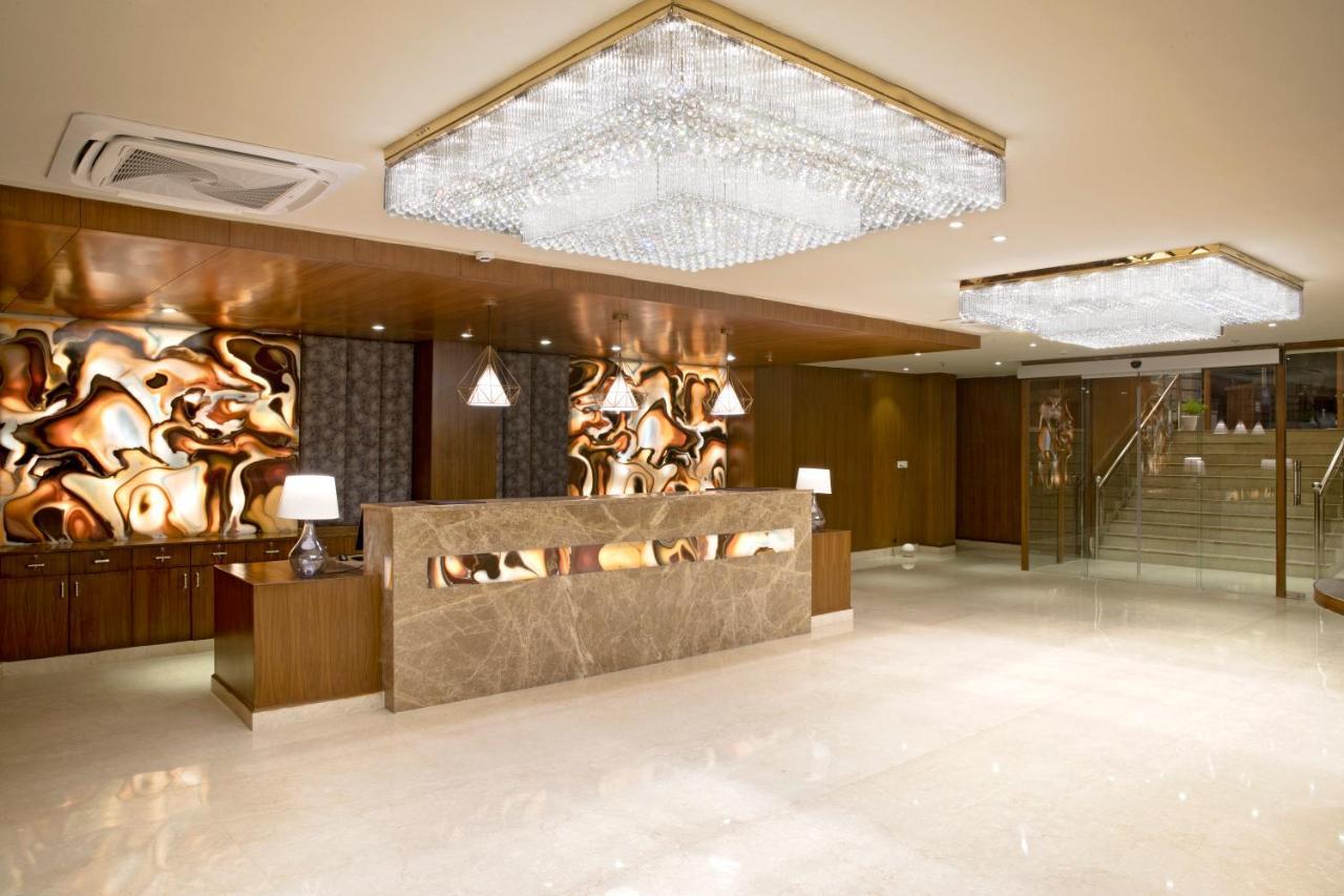 Regenta Central Noida, Sector 49 外观 照片