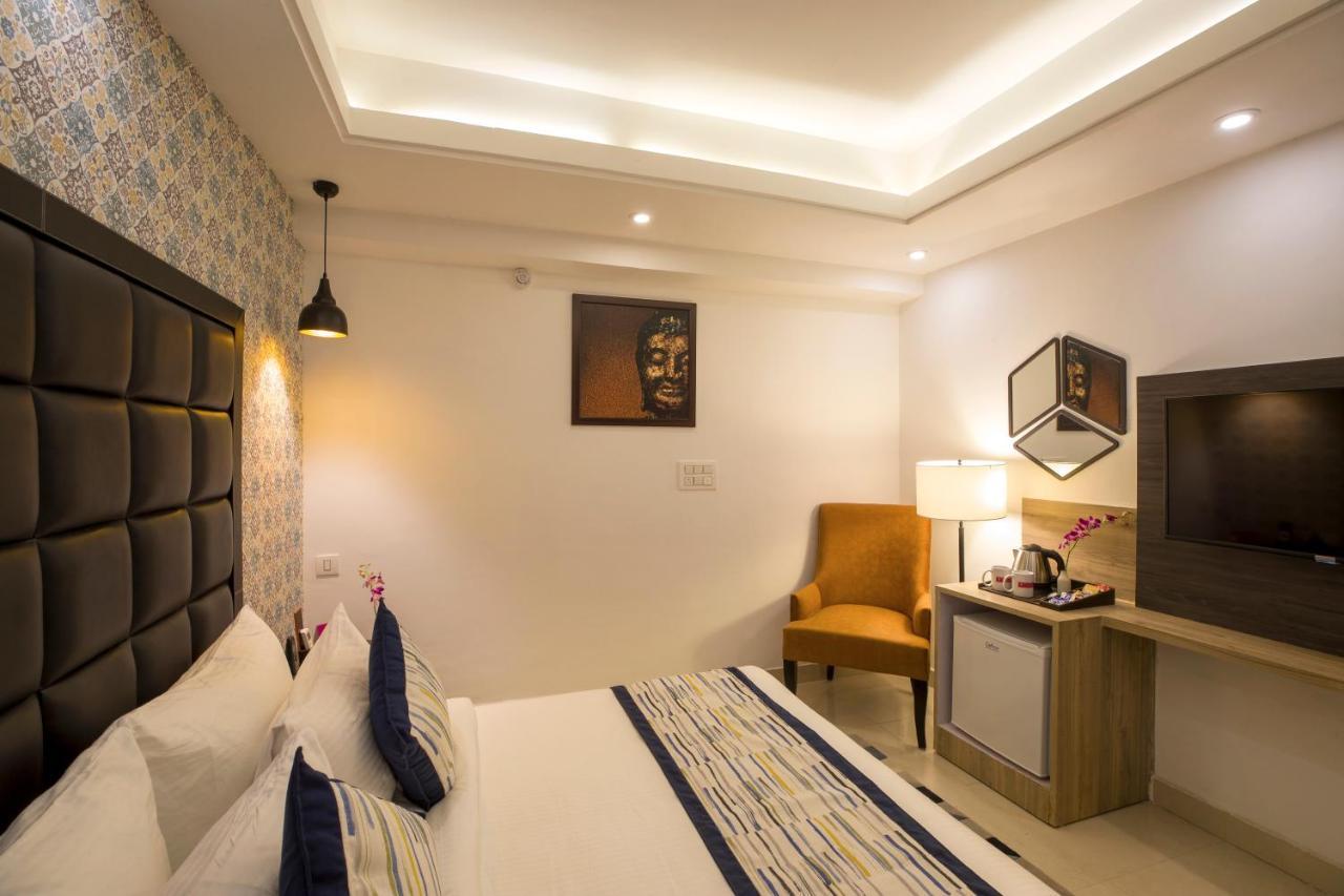Regenta Central Noida, Sector 49 外观 照片