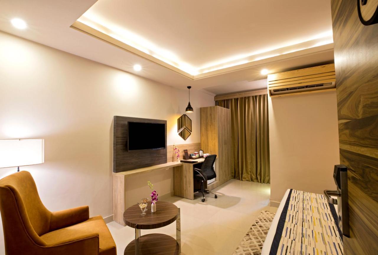 Regenta Central Noida, Sector 49 外观 照片